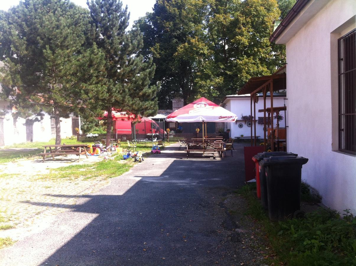 Hotel Belohlavek Holoubkov Bagian luar foto