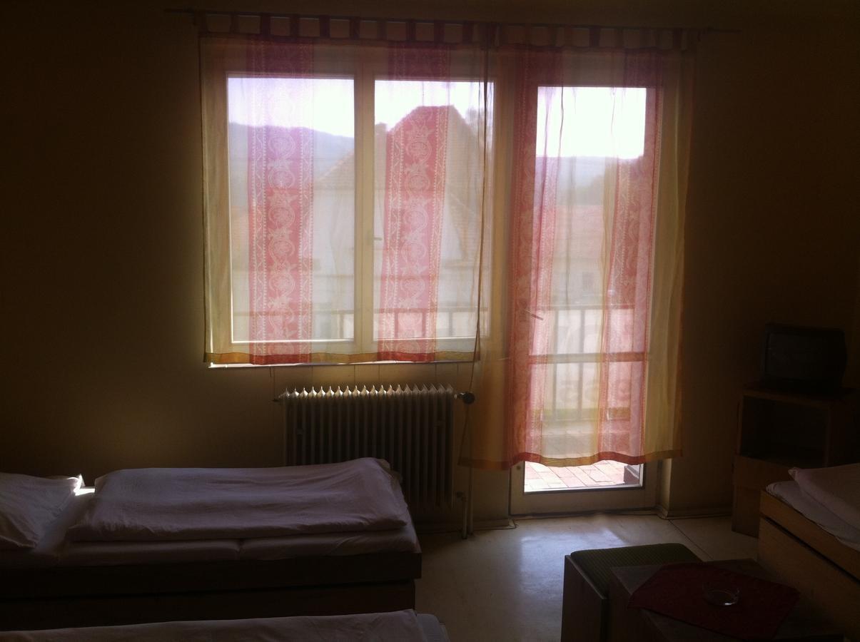 Hotel Belohlavek Holoubkov Bagian luar foto