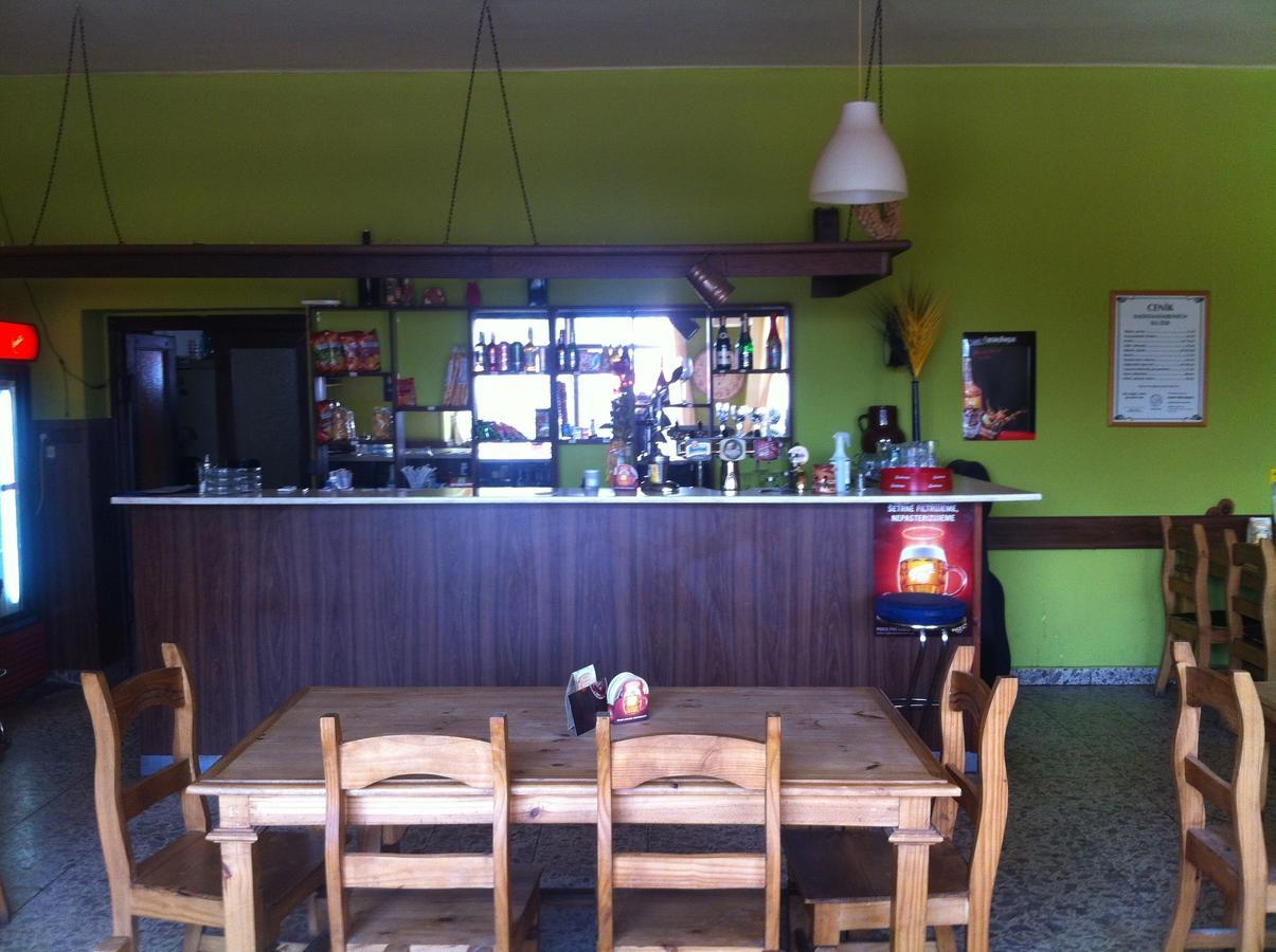 Hotel Belohlavek Holoubkov Bagian luar foto